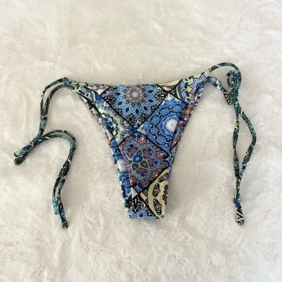 5/$15 MUST BUNDLE SHEIN Multicolor Paisley Bikini Bottom - Picture 2 of 4